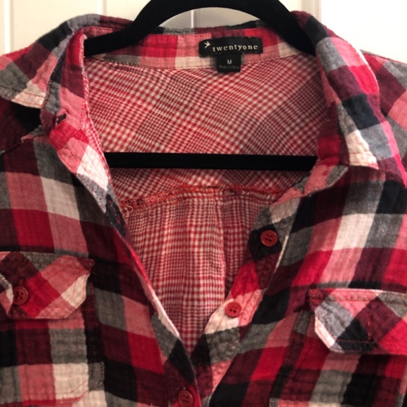 Checkered Top - Picture 2 of 5